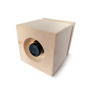 ZirbenWürfel Premium Unterseite mit natürlicher Holzmaserung und Zirbenduft