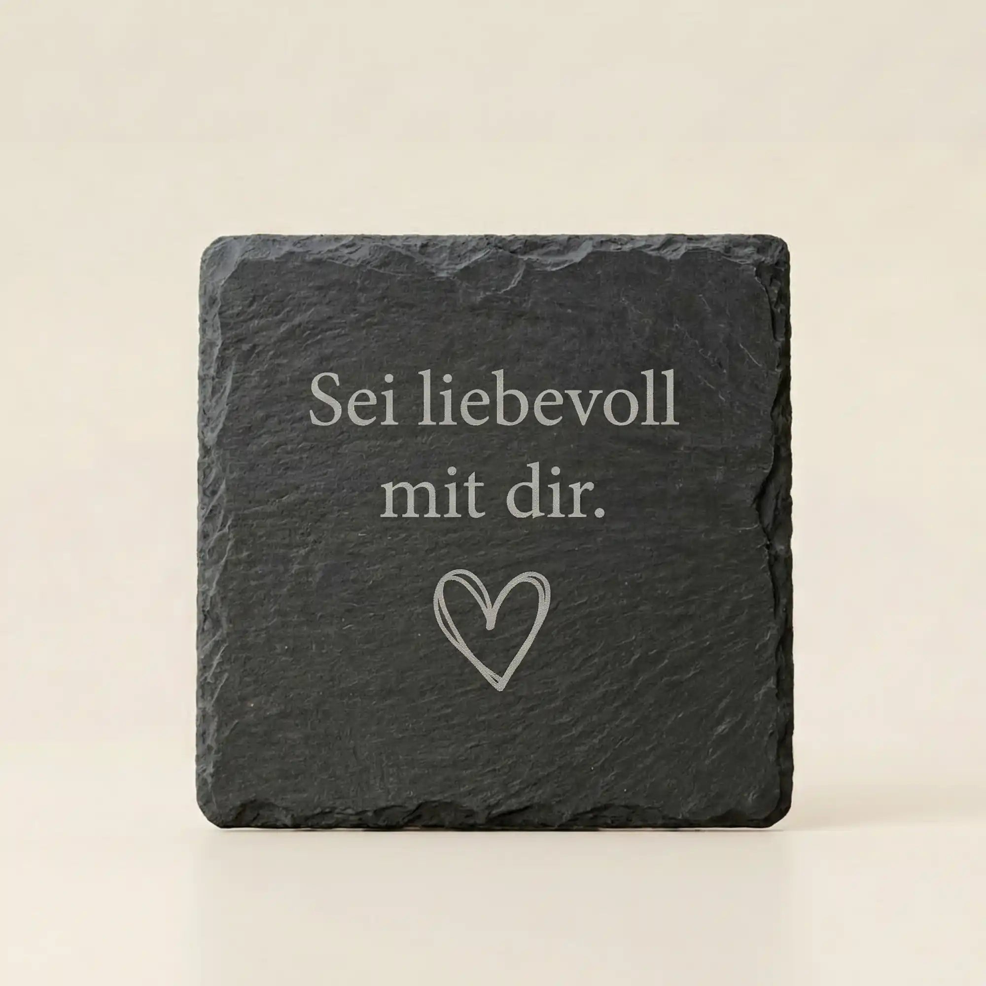 Schieferuntersetzer Lasergravur "Sei liebevoll mit dir": Personalisiertes Geschenk fuer Selbstliebe, Achtsamkeit & Deko Herz. Schieferuntersetzer Lasergravur "Sei liebevoll mit dir": Personalisiertes Geschenk fuer Selbstliebe, Achtsamkeit & Deko Herz.