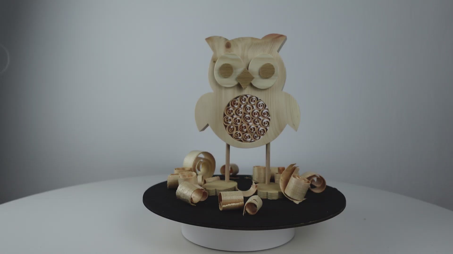 Video Lockeneule pinus cembra Eule aus Zirbenholz Holzkunst Lackner Nockberge unikat Handmade Hand gemacht Handwerk