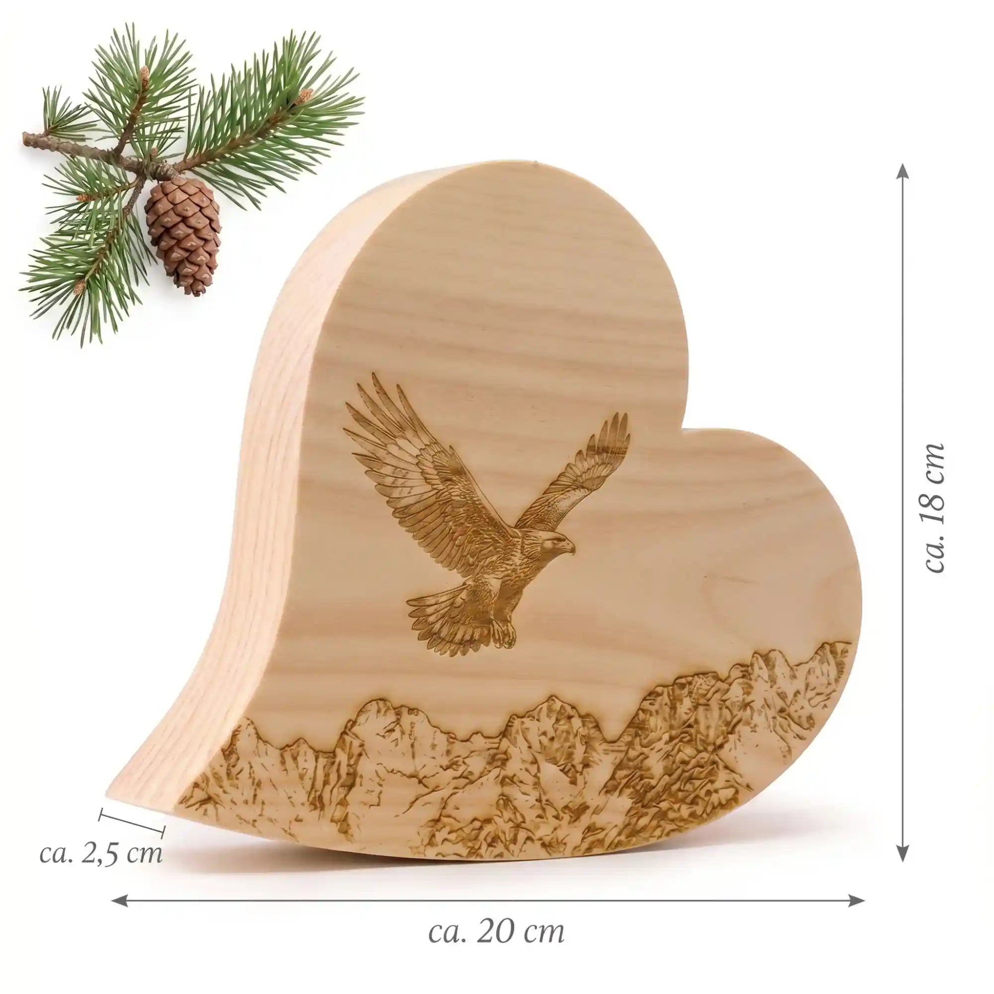 Zirbenherz aus massivem Zirbenholz mit Steinadler-Gravur und Bergmotiv Wilder Kaiser – Maße ca. 20 cm Breite, 18 cm Hoehe und 2,5 cm Staerke.