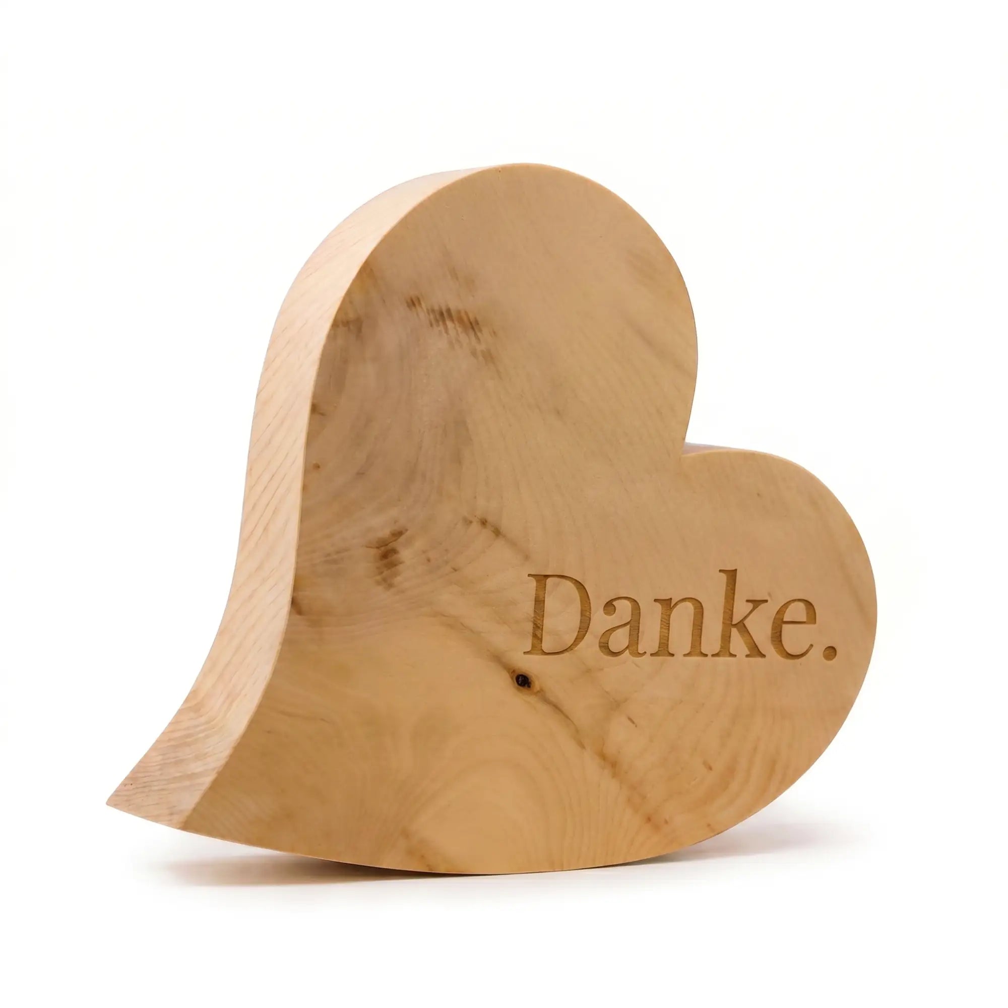 Zirbenherz mit Gravur Danke. – klassisches Geschenk zum Muttertag aus massivem Zirbenholz.
