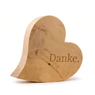 Zirbenherz mit Gravur Danke. – klassisches Geschenk zum Muttertag aus massivem Zirbenholz.