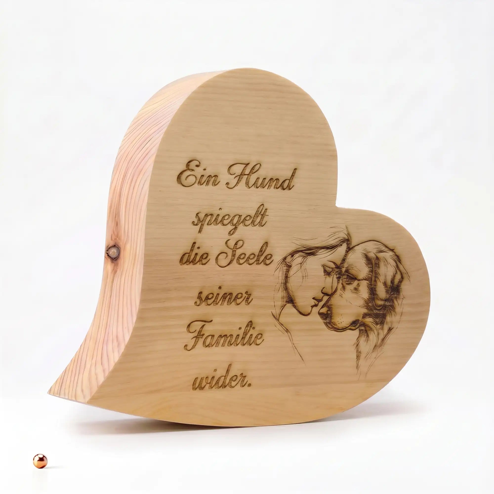 Zirbenherz aus Holz mit Hunde Gravur und Spruch ueber Verbindung und Seele als Geschenk fuer Hundeliebhaber.